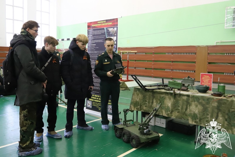 В Пермском военном институте проведен День призывника «Наша слава – Российская держава»
