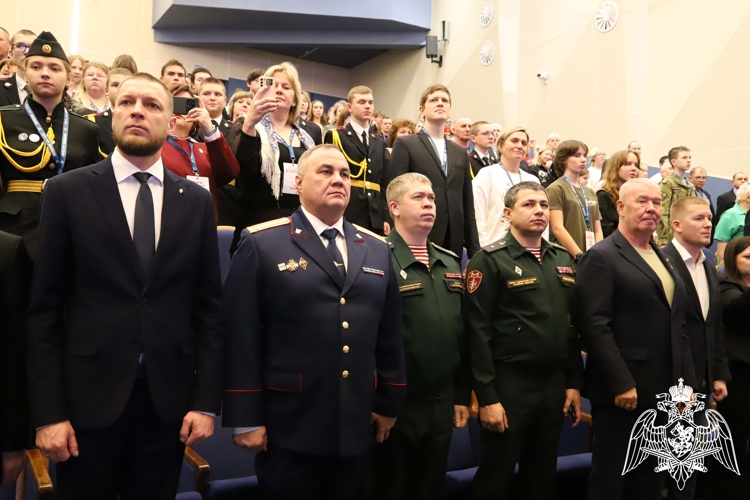Военнослужащие Пермского военного института Росгвардии приняли участие в форуме, посвященном Году защитника Отечества