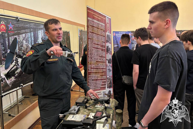 Военнослужащие Пермского военного института Росгвардии приняли участие в культурно-просветительском мероприятии  «Один день с Росгвардией»