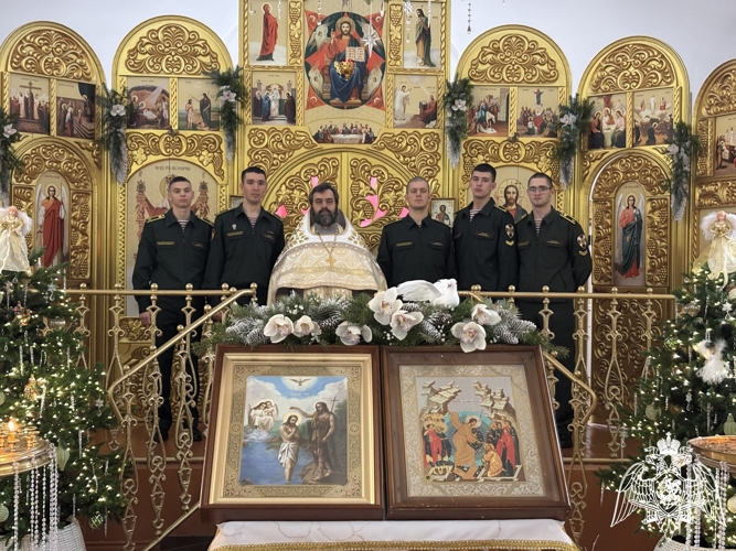 Военнослужащие Пермского военного института приняли участие в праздновании Крещения Господня