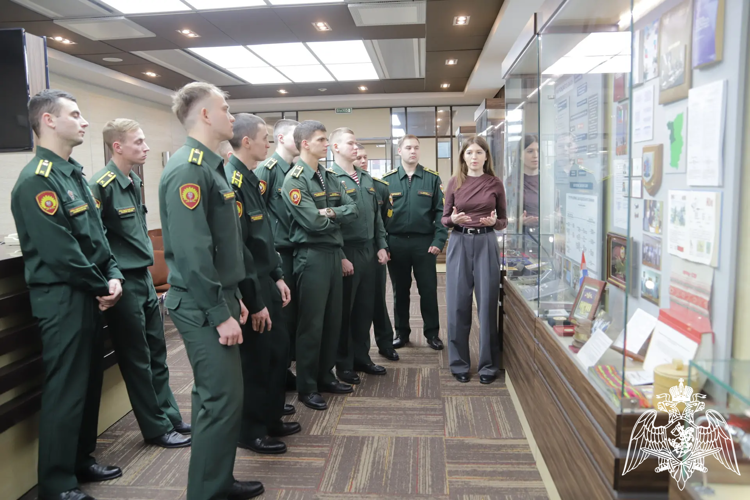Курсанты Пермского военного института Росгвардии с экскурсией посетили Законодательное Собрание Пермского края