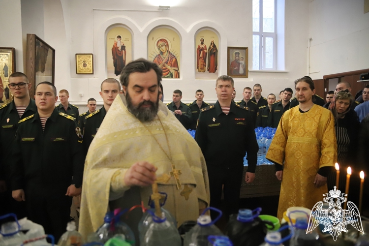 Военнослужащие Пермского военного института приняли участие в праздновании Крещения Господня