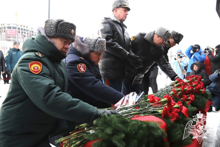 Военнослужащие Пермского военного института Росгвардии почтили память погибших защитников Ленинграда