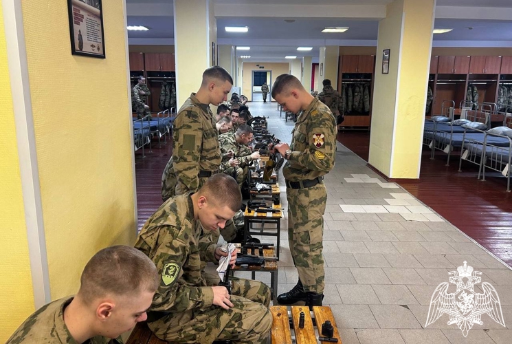 На факультете (связи) с курсантами выпускного курса проводится выездная производственная (преддипломная) практика
