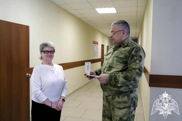 Командование и весь личный состав военного института поздравили сотрудника с Юбилеем