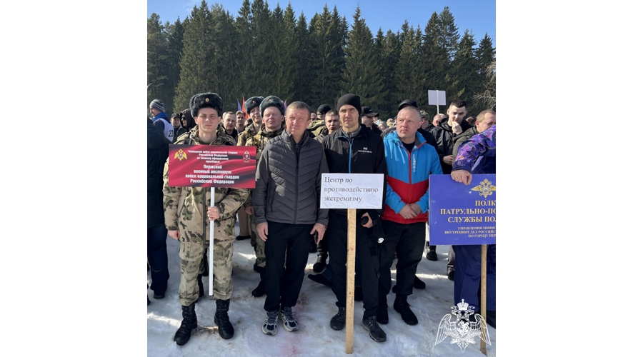 Военнослужащие Пермского военного института приняли участие в фестивале спорта «Всей семьей на старт»