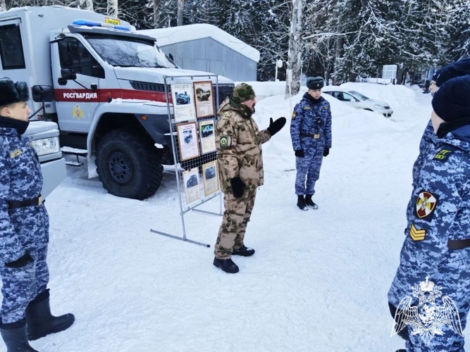 Педагогические работники и курсанты военного института приняли участие в проведении с кадетами Пермского президентского кадетского училища имени Героя России Ф. Кузьмина войск национальной гвардии Российской Федерации учебно-полевого выхода