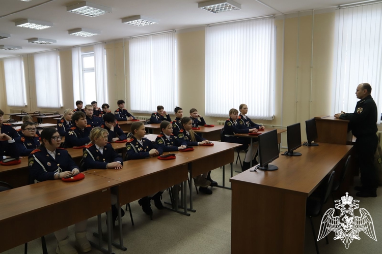 В Пермском военном институте войск национальной гвардии проведен день открытых дверей, посвященный 10-летию Росгвардии и 215-й годовщине войск национальной гвардии Российской Федерации