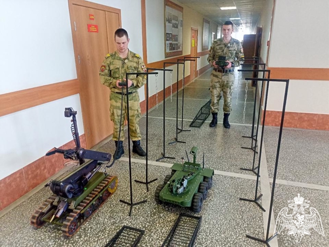 Преподавателями кафедры инженерного обеспечения служебно-боевой деятельности факультета (инженерного обеспечения) проведены практические занятия по теме «Робототехнические комплексы»