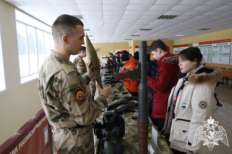В Пермском военном институте войск национальной гвардии проведен день открытых дверей, посвященный 10-летию Росгвардии и 215-й годовщине войск национальной гвардии Российской Федерации