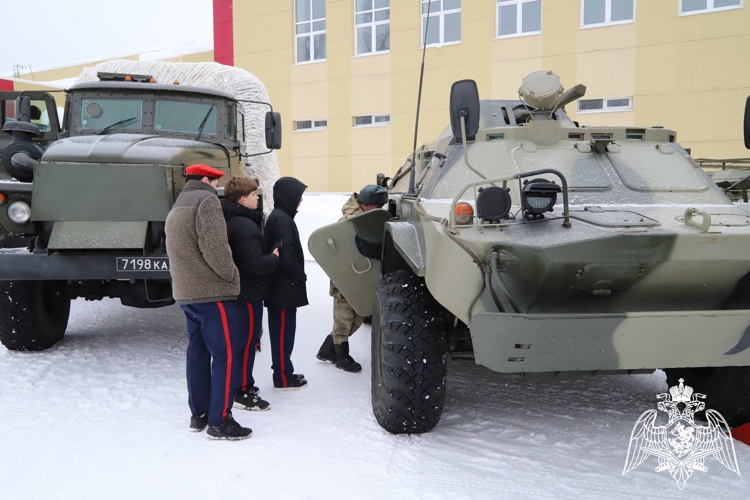 В Пермском военном институте войск национальной гвардии проведен день открытых дверей, посвященный 10-летию Росгвардии и 215-й годовщине войск национальной гвардии Российской Федерации