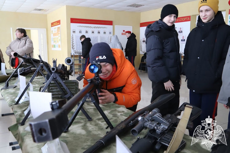 В Пермском военном институте войск национальной гвардии проведен день открытых дверей, посвященный 10-летию Росгвардии и 215-й годовщине войск национальной гвардии Российской Федерации
