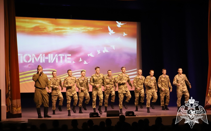 Личный состав Пермского военного института посетили спектакль «Мы помним! Мы гордимся!»