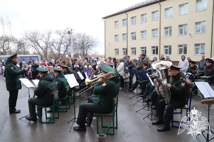 Личный состав Пермского военного института приняли участие в праздничном мероприятии «Салют, Победа!»