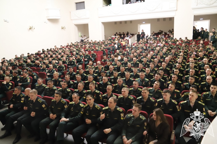 Личный состав Пермского военного института посетили спектакль «Мы помним! Мы гордимся!»