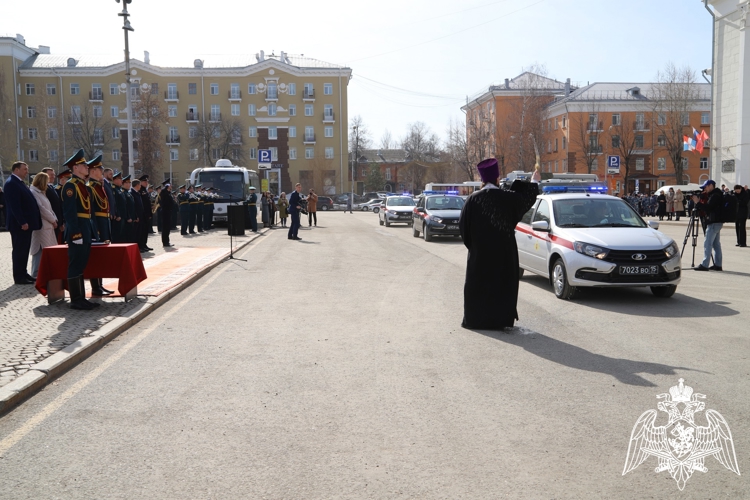 Военнослужащие Пермского военного института  приняли участие в торжественных мероприятиях, посвященных 10-летию со дня образования Федеральной службы войск национальной гвардии Российской Федерации и 215-й годовщине со дня образования войск правопорядка