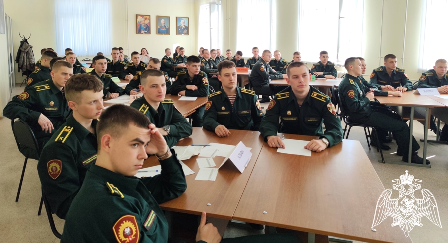 Курсанты Пермского военного института приняли участие в круглом столе «Математика и физика: от атома до космоса»