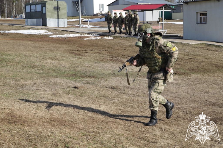 В Пермском военном институте курсанты выпускного курса приступили к сдаче экзамена по огневой подготовке