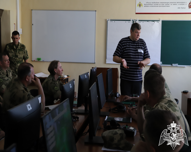 В период с 19 мая по 5 июня 2026 года на базе Пермского военного института стартовала масштабная программа профессиональной переподготовки специалистов по беспилотным авиационным системам