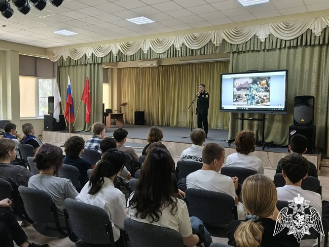 Курсанты факультета (связи и автоматизированного управления войсками) провели занятия с военнослужащими воинских частей и учащимися образовательных учреждений по военно-профессиональной ориентации