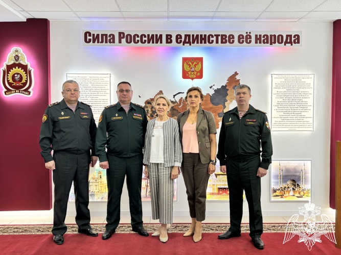 Пермский военный институт посетили директор АНО «Победоносец» Нина Масло и Иерей Роман Богдасаров