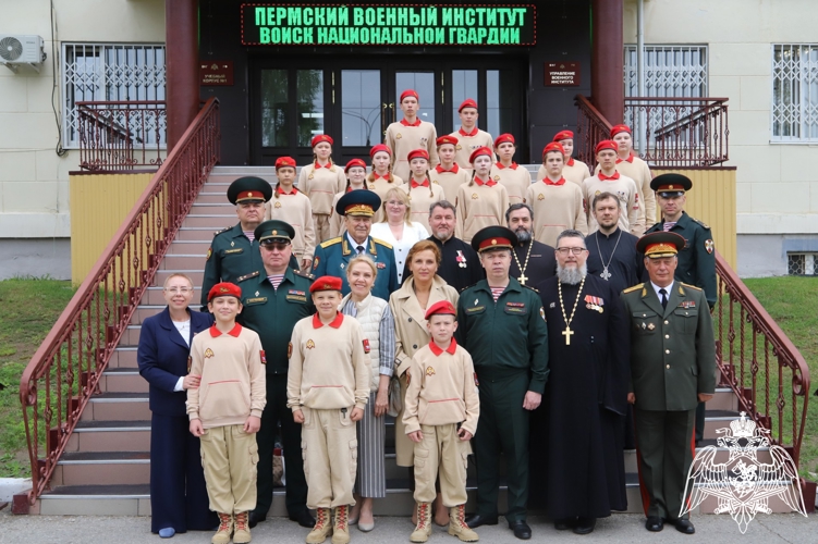 Пермский военный институт посетили директор АНО «Победоносец» Нина Масло и Иерей Роман Богдасаров