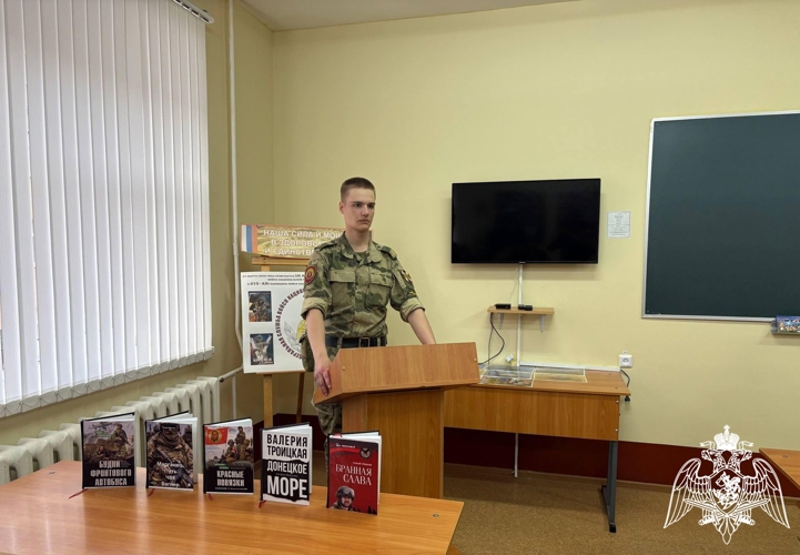 Курсанты факультета (связи и автоматизированного управления войсками) приняли участие в акции «Подари книгу»