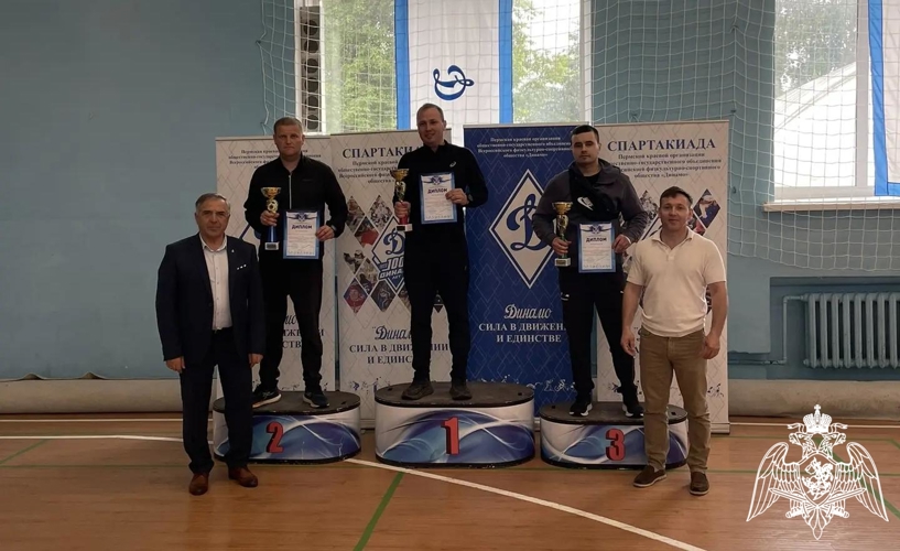 Военнослужащие Пермского военного института приняли участие в чемпионате по служебному двоеборью