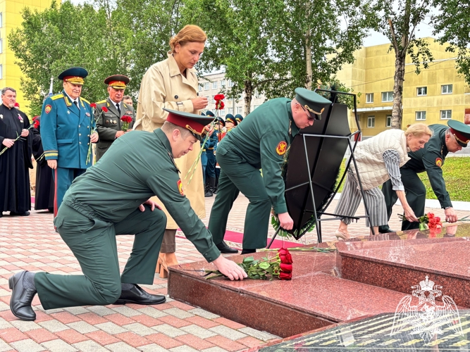 Пермский военный институт посетили директор АНО «Победоносец» Нина Масло и Иерей Роман Богдасаров