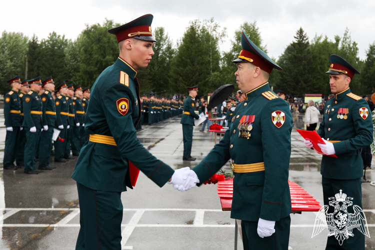 В Пермском военном институте Росгвардии состоялся юбилейный 40-й выпуск офицеров.