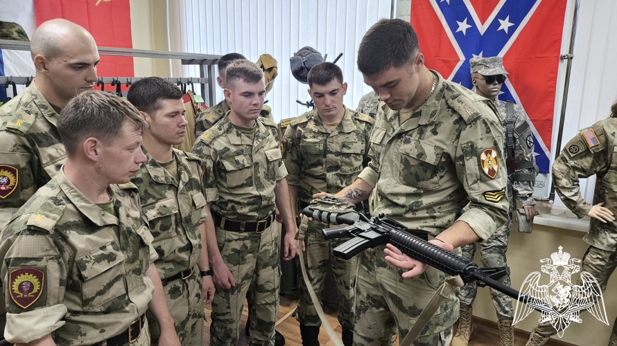 В Пермском военном институте на кафедре тактики служебно-боевого применения войск национальной гвардии Российской Федерации проводится выставка, посвящённая войскам правопорядка