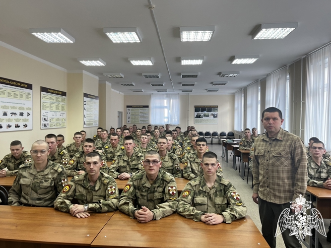 «Спецоперация: факты против домыслов». Лектором Российского общества «ЗНАНИЕ» проведено занятие с курсантами факультета (инженерного обеспечения)