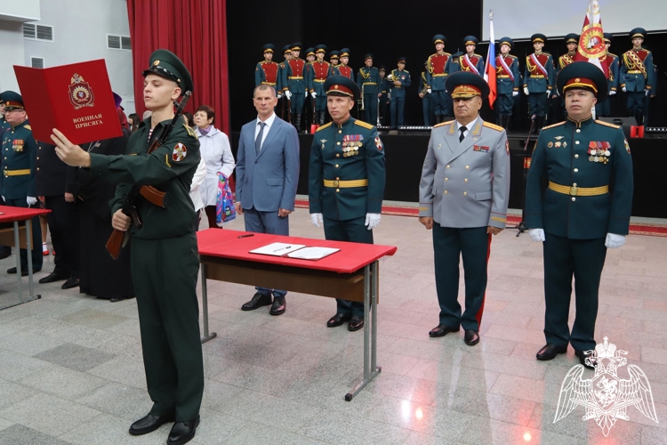 В Пермском военном институте Росгвардии состоялась церемония приведения курсантов 1-х курсов к военной присяге