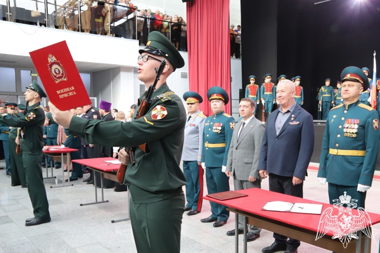 В Пермском военном институте Росгвардии состоялась церемония приведения курсантов 1-х курсов к военной присяге