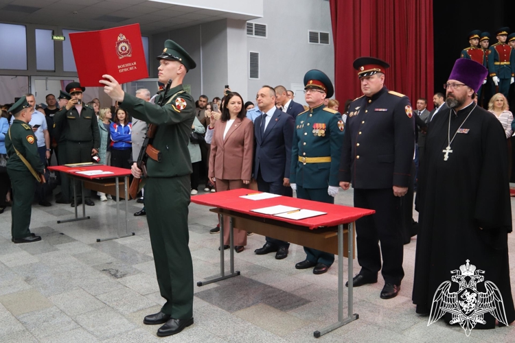 В Пермском военном институте Росгвардии состоялась церемония приведения курсантов 1-х курсов к военной присяге