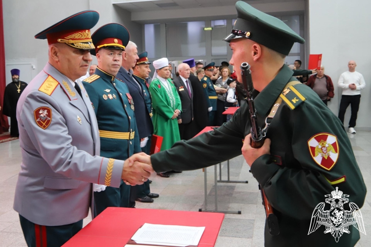 В Пермском военном институте Росгвардии состоялась церемония приведения курсантов 1-х курсов к военной присяге