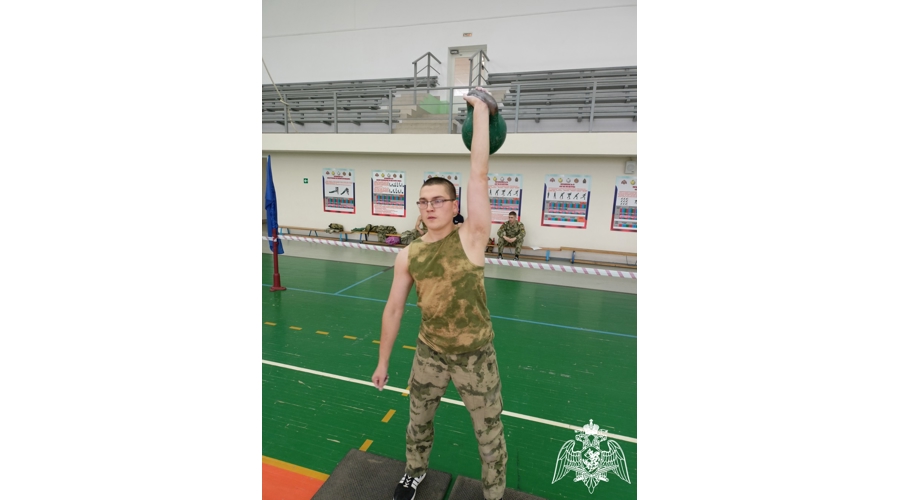 В Пермском военном институте прошел чемпионат по гиревому спорту