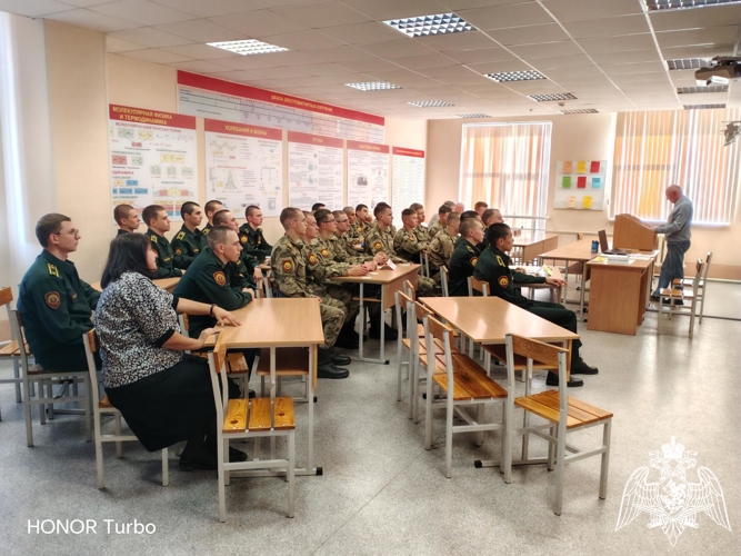 В Пермском военном институте проведен конкурс «Физика – основа военно-технических наук: от законов Ньютона к точности удара»